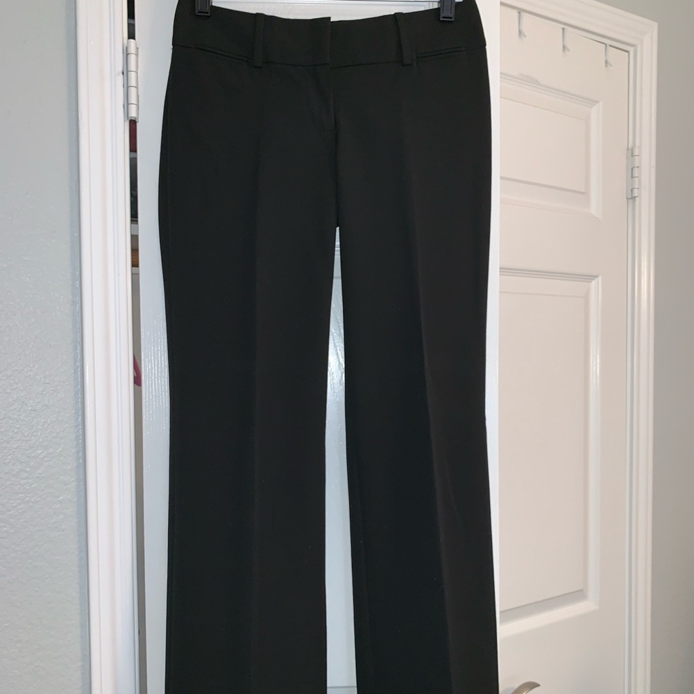 LOFT Black Straight Leg Dress Pants in 00